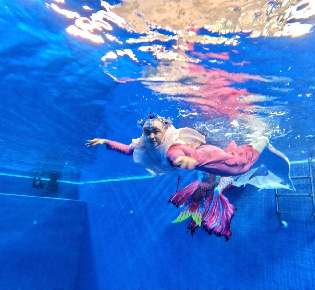 Potret Kakak Ria Ricis, dr. Shindy Cosplay Jadi Putri Duyung