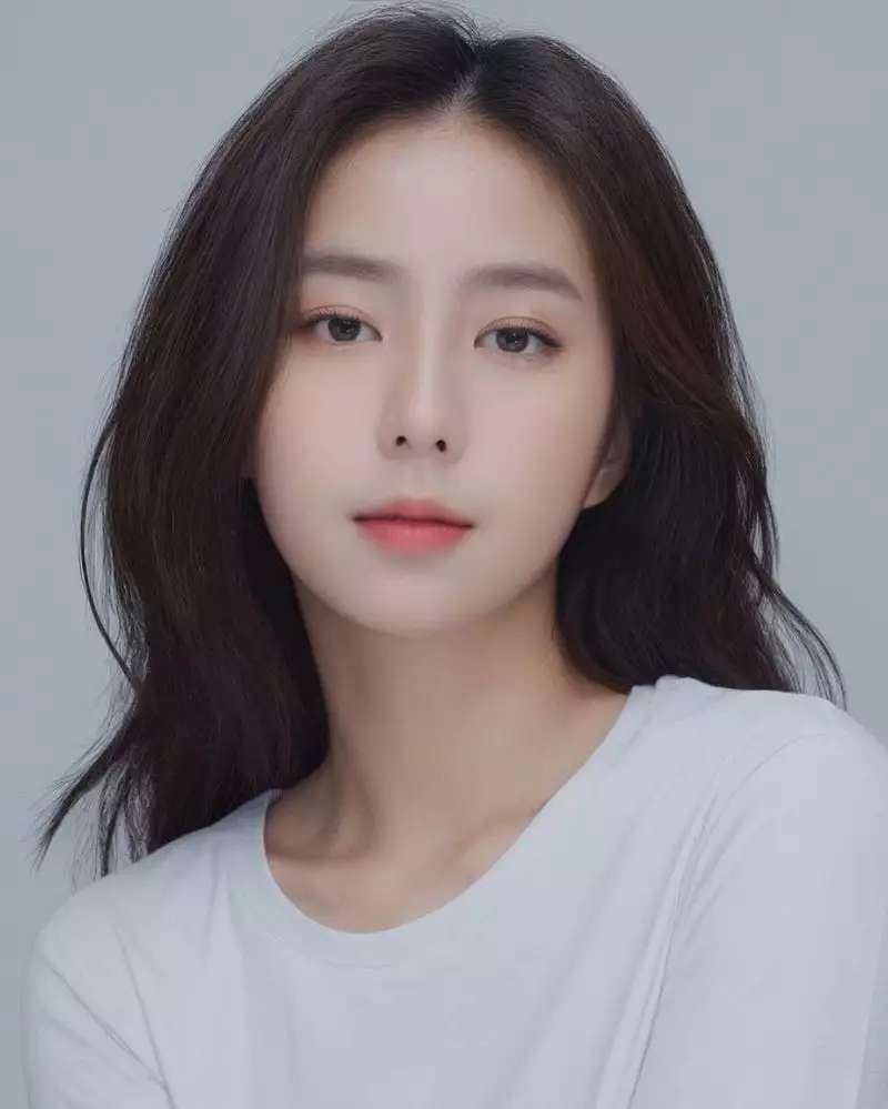 17 Potret Artis Ikutan Tren Filter AI Mirip Wanita Korea, Nia Ramadhani Malah Gagal Total!