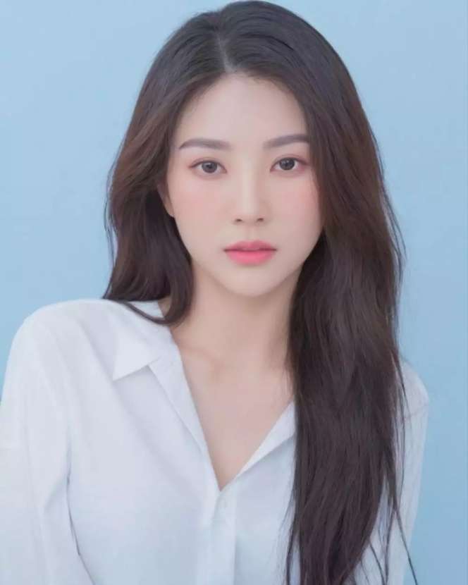 17 Potret Artis Ikutan Tren Filter AI Mirip Wanita Korea, Nia Ramadhani Malah Gagal Total!