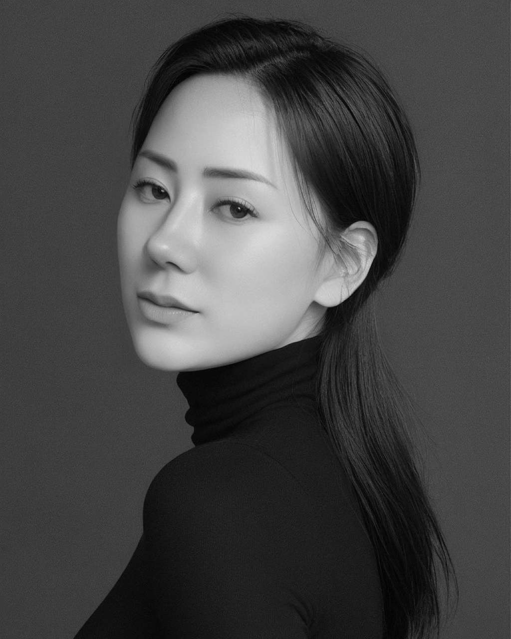 Lama Tak Muncul, Potret Terbaru Tante Ernie 'Berubah' Mirip Orang Korea