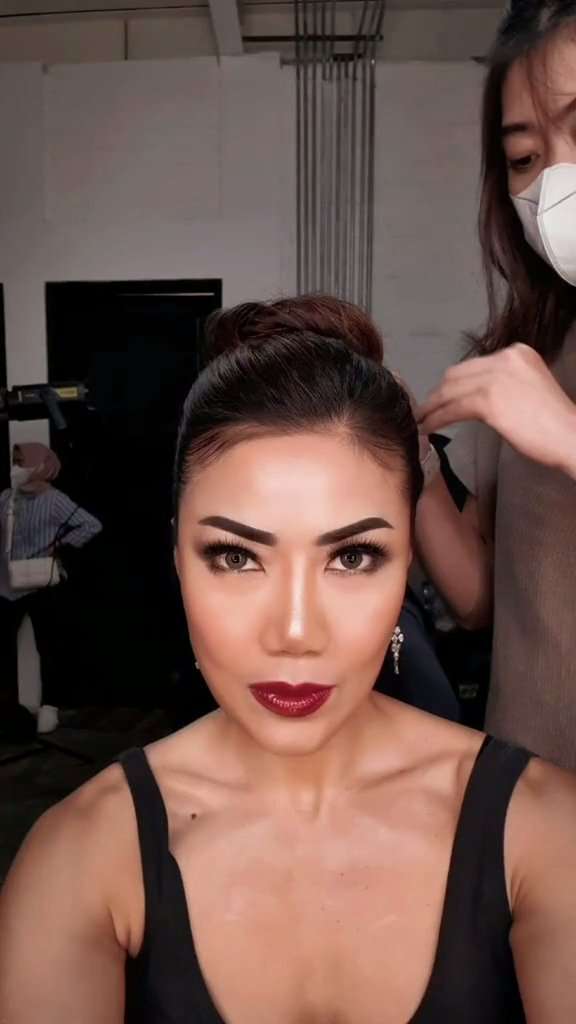 Potret Penampilan Inge Anugrah yang Kian Glamor Setelah Menjabat Direktur