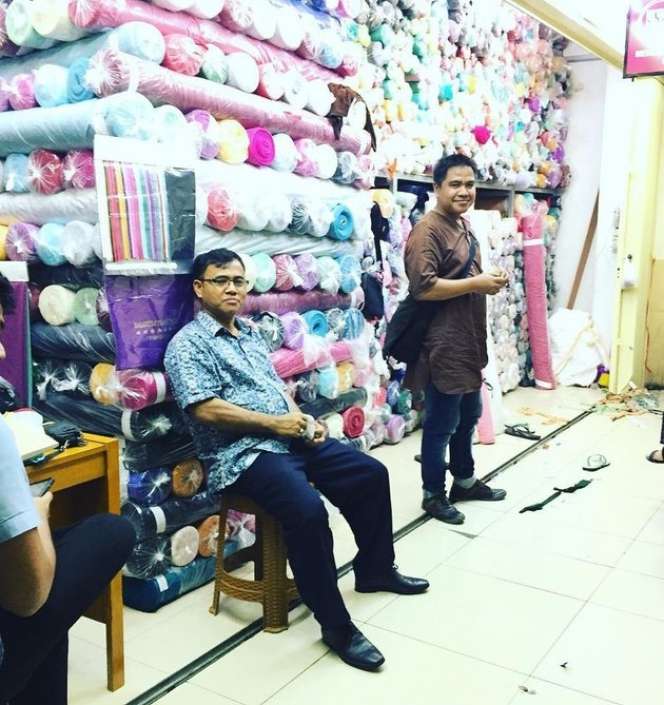 Potret Toko Tekstil yang Jadi 'Pabrik Duit' Haji Faisal