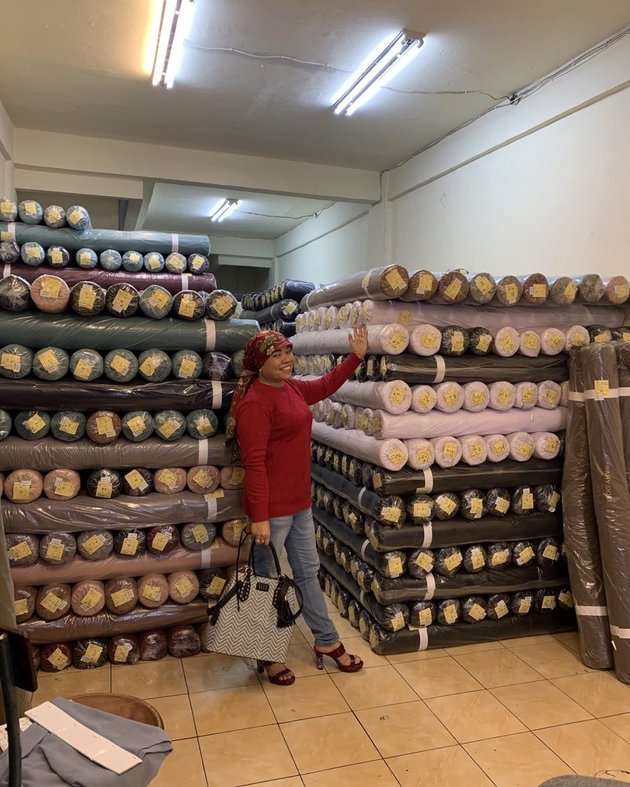 Potret Toko Tekstil yang Jadi 'Pabrik Duit' Haji Faisal