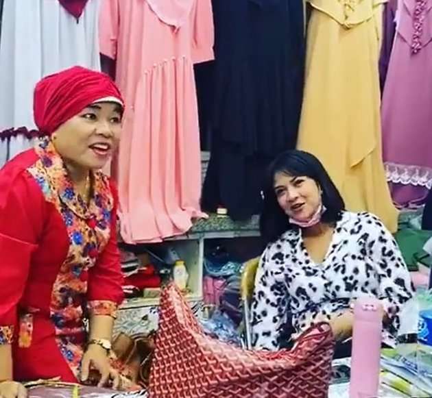 Potret Toko Tekstil yang Jadi 'Pabrik Duit' Haji Faisal