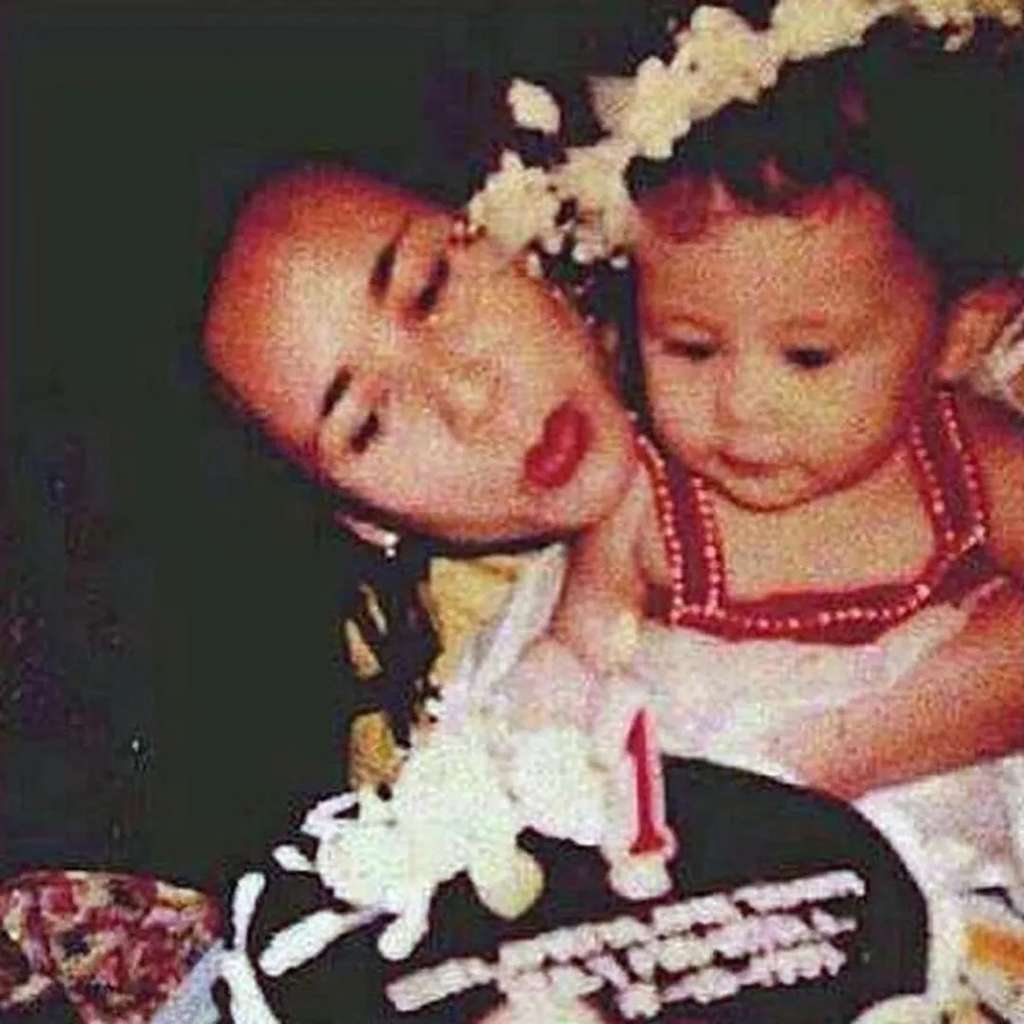 15 Foto Masa Kecil Artis Saat Rayakan Ultah, Ayu Ting Ting Usia 5 Tahun Udah Dandan Menor