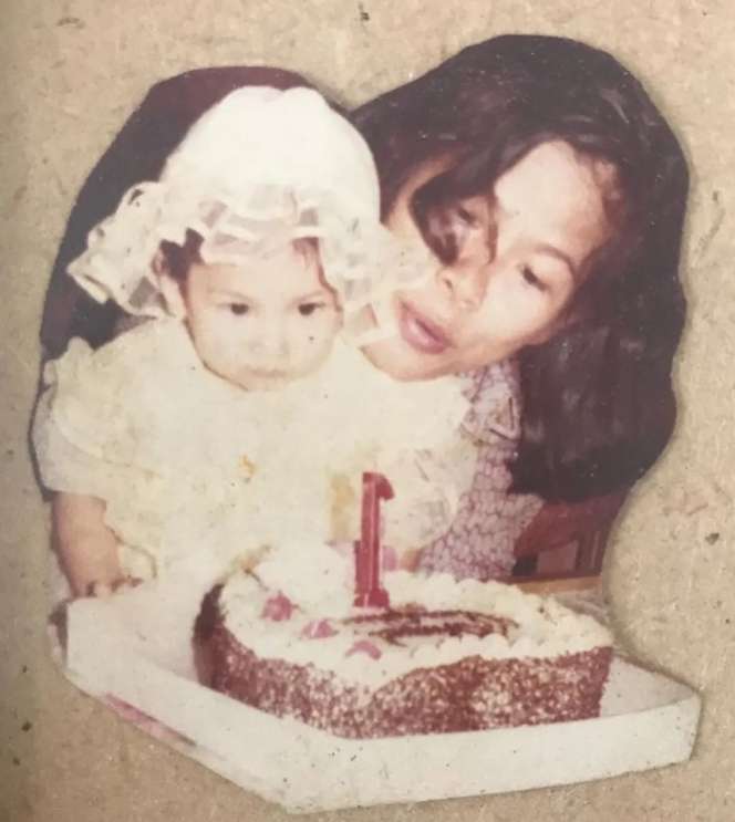 15 Foto Masa Kecil Artis Saat Rayakan Ultah, Ayu Ting Ting Usia 5 Tahun Udah Dandan Menor