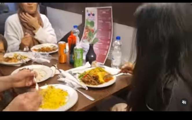 Artis Cantik ini Dulu Diceraikan, Kini Sukses Jualan Nasi Padang di Belanda, Lihat Potretnya Sekarang