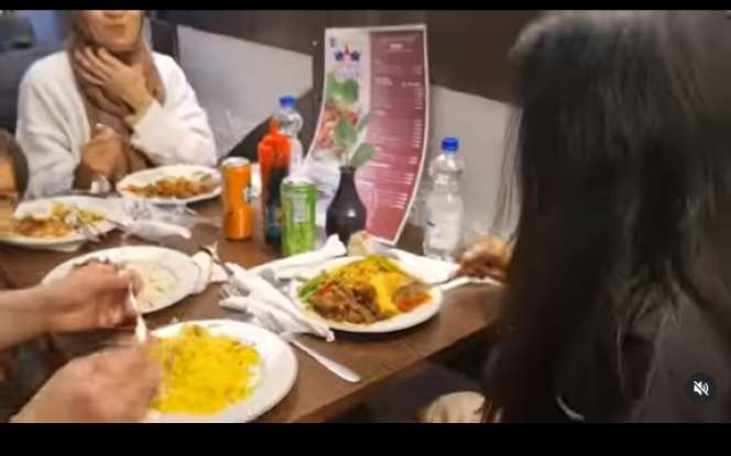 Artis Cantik ini Dulu Diceraikan, Kini Sukses Jualan Nasi Padang di Belanda, Lihat Potretnya Sekarang