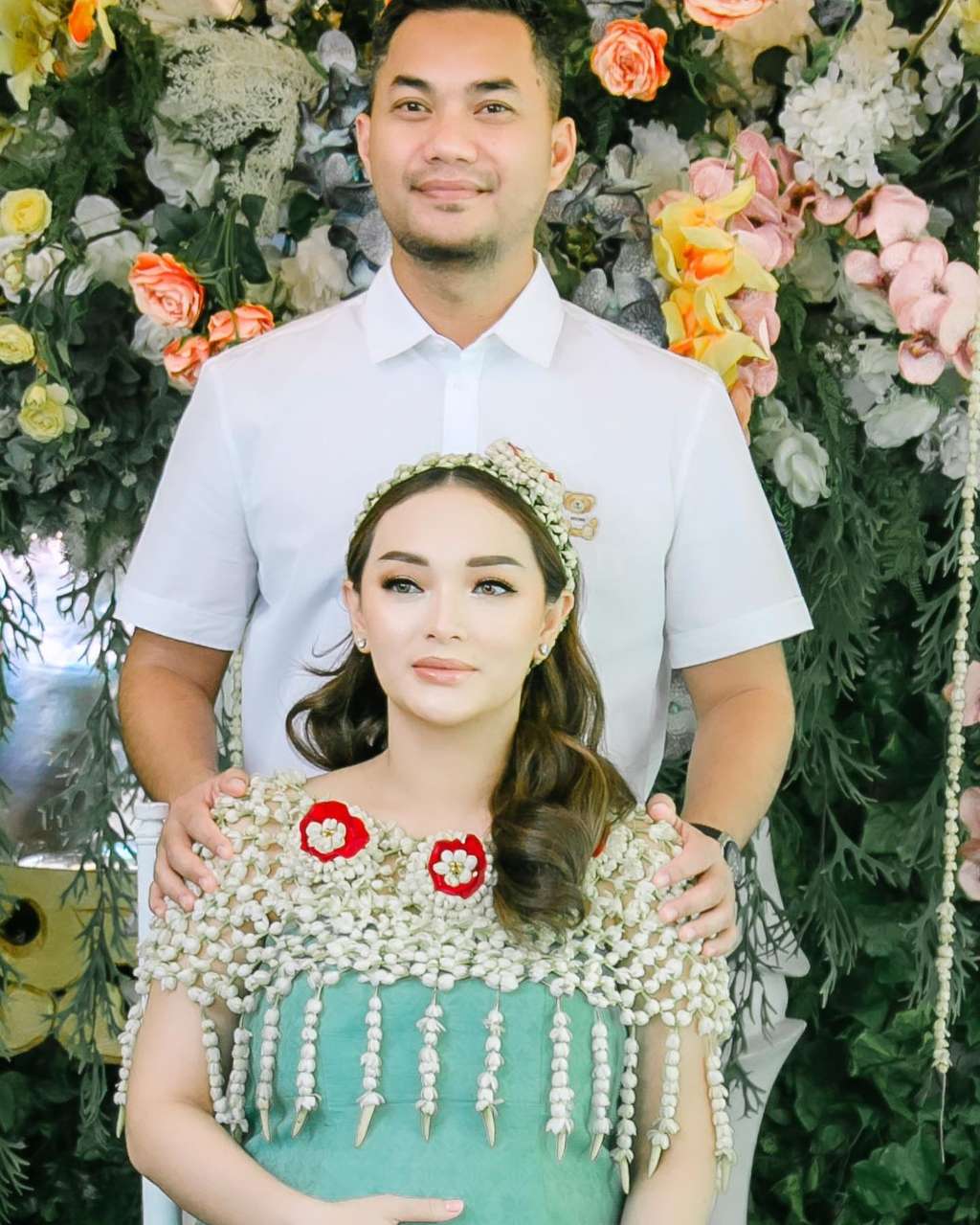 Dulu Tinggal di Rumah Beralas Tanah, Kini Hidup Artis Cantik Ini Berubah Drastis, Suaminya Bukan Orang Sembarangan!