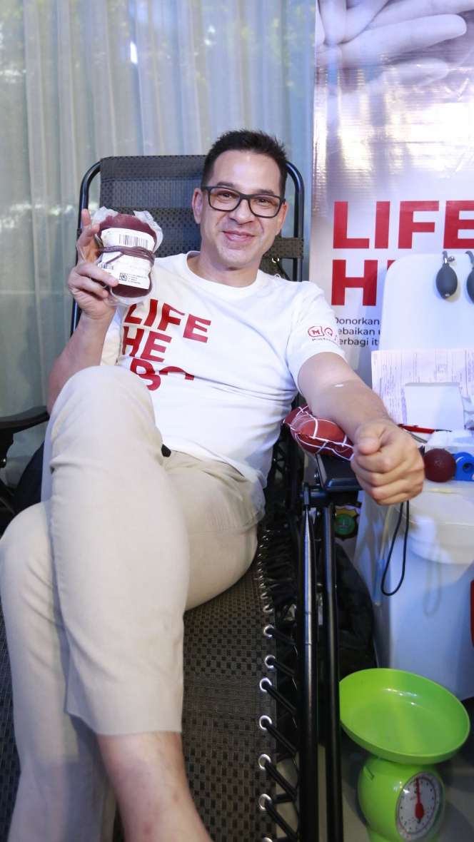 Lagi Donor Darah Olla Ramlan Tiba-tiba Ngaku Dijodoh-jodohkan sama Ari Wibowo