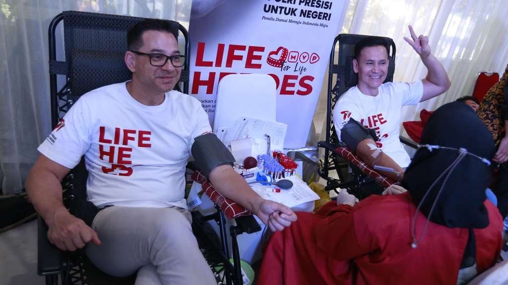 Lagi Donor Darah Olla Ramlan Tiba-tiba Ngaku Dijodoh-jodohkan sama Ari Wibowo