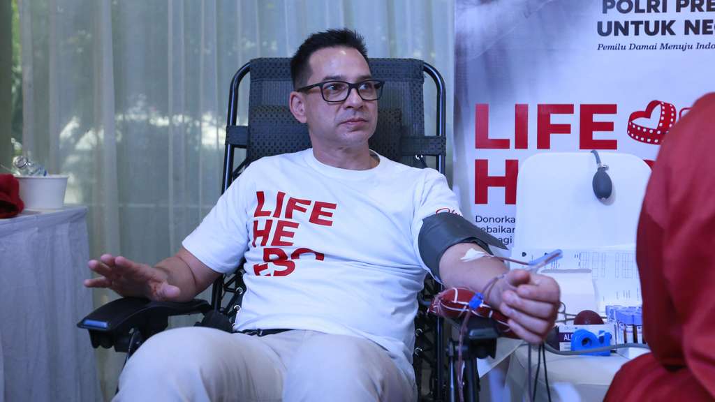 Lagi Donor Darah Olla Ramlan Tiba-tiba Ngaku Dijodoh-jodohkan sama Ari Wibowo