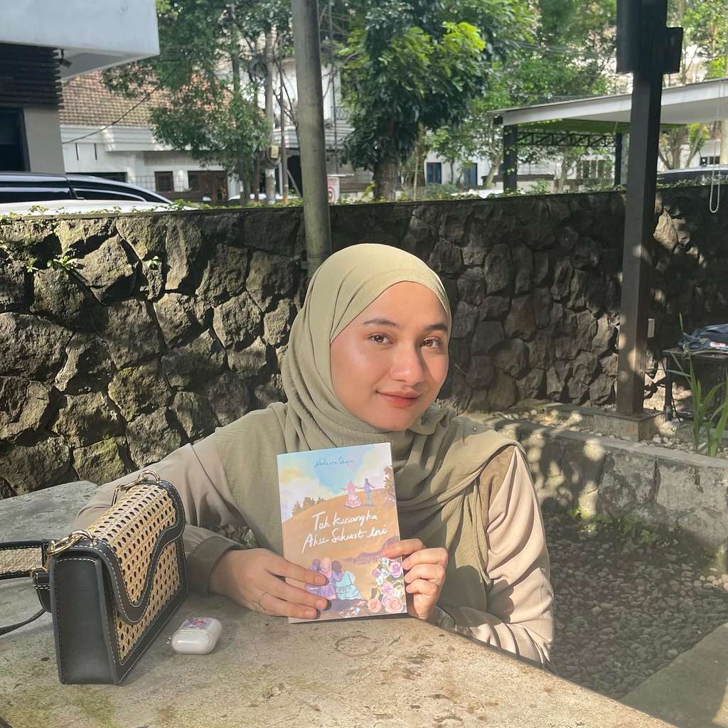 Nadzira Shafa Siap Buka Hati Usai Ditinggal Mendiang Ameer Azzikra, `Insyaallah Bisa Move On`