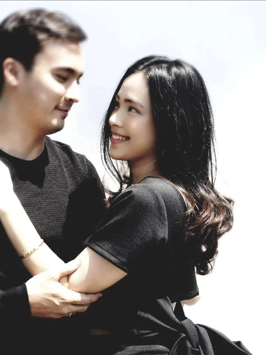 10 Adu Gaya Syahnaz Sadiqah VS Lady Nayoan, Istri Rendy Kjaernett Bongkar Dugaan Perselingkuhan Suami & Adik Raffi Ahmad