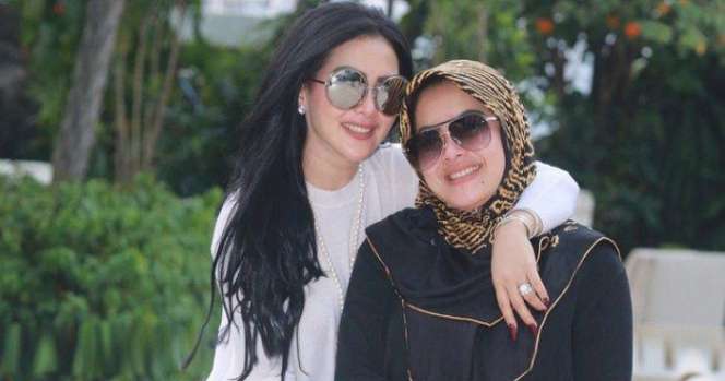 Potret Lawas Syahrini dan Aisyahrani, Dandanannya Menor Ciri Khas Bibir Merah Merona, Sempat Jadi Duo Dangdut Hits