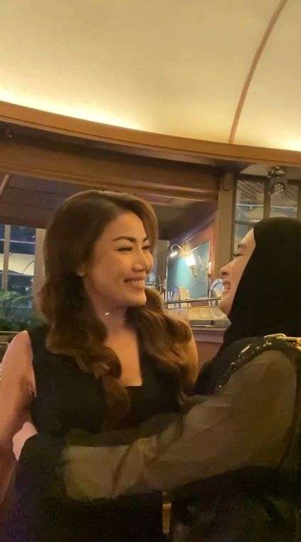 Potret Kedekatan Inara Rusli dan Inge Anugrah yang Disebut Calon Janda Sukses