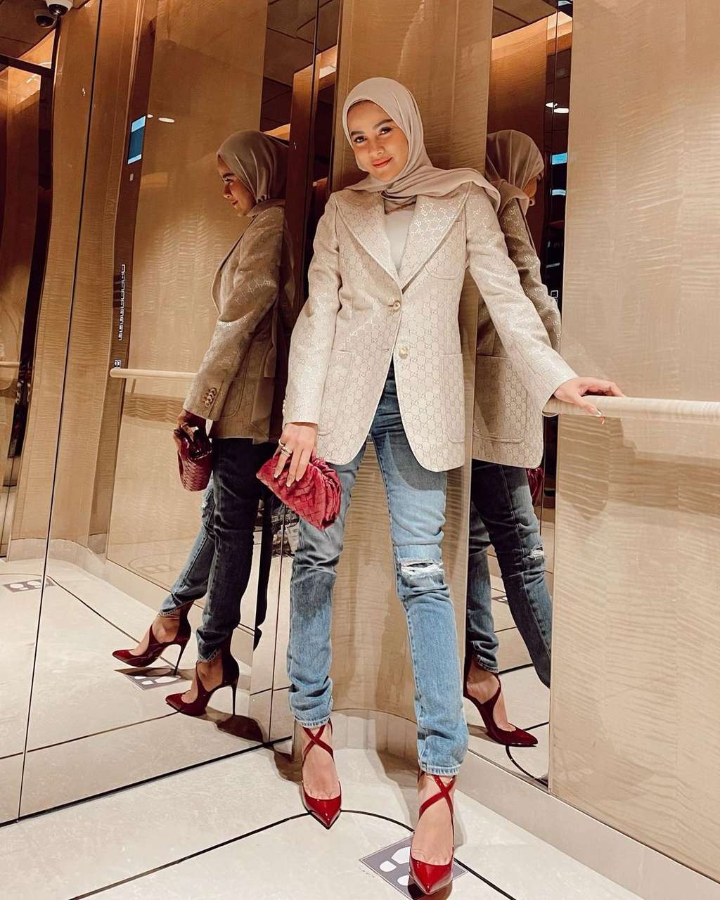 Potret Artis Dapat Hidayah Setelah Pulang Umrah, Kini Konsisten Berhijab