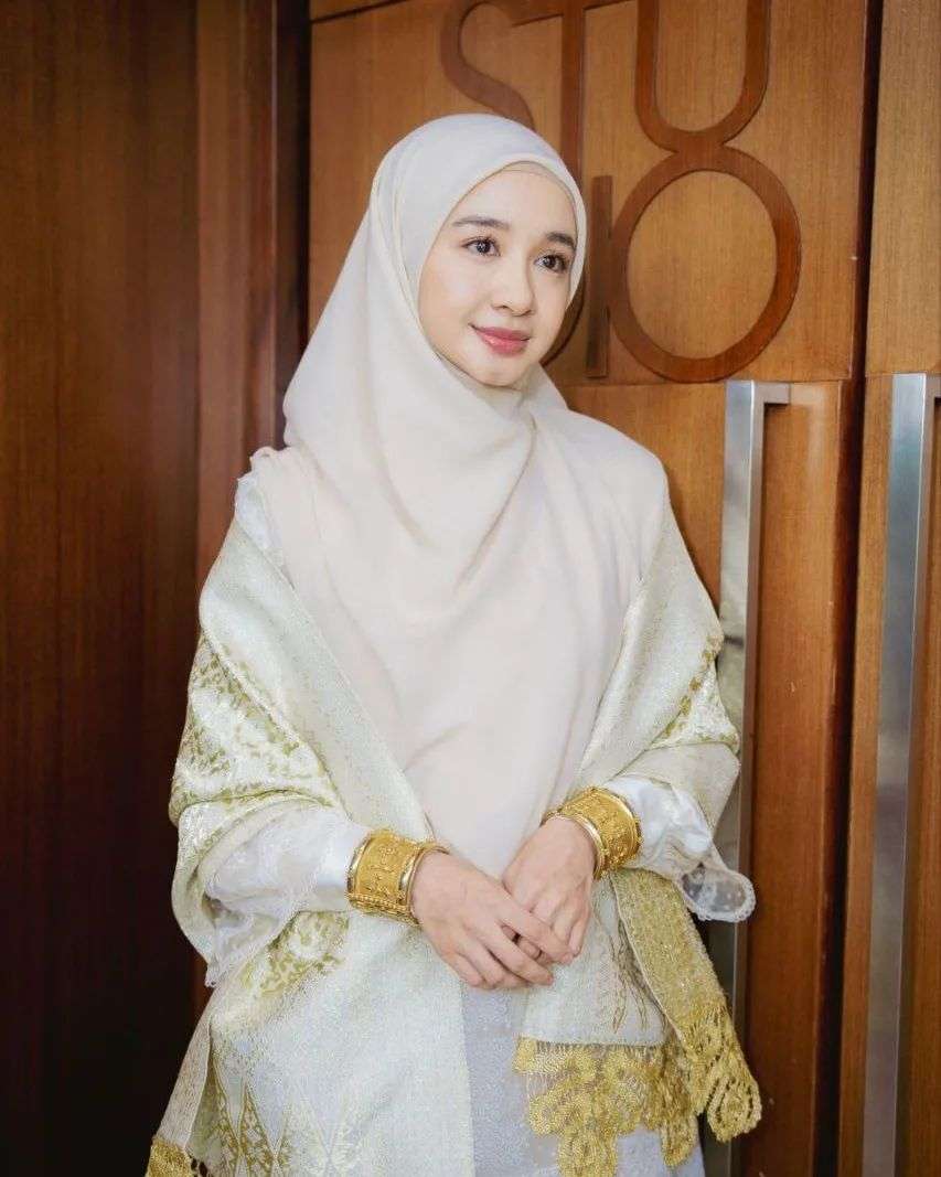 Potret Artis Dapat Hidayah Setelah Pulang Umrah, Kini Konsisten Berhijab