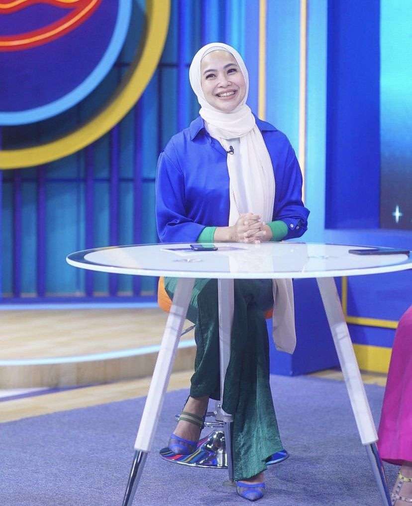 Potret Artis Dapat Hidayah Setelah Pulang Umrah, Kini Konsisten Berhijab