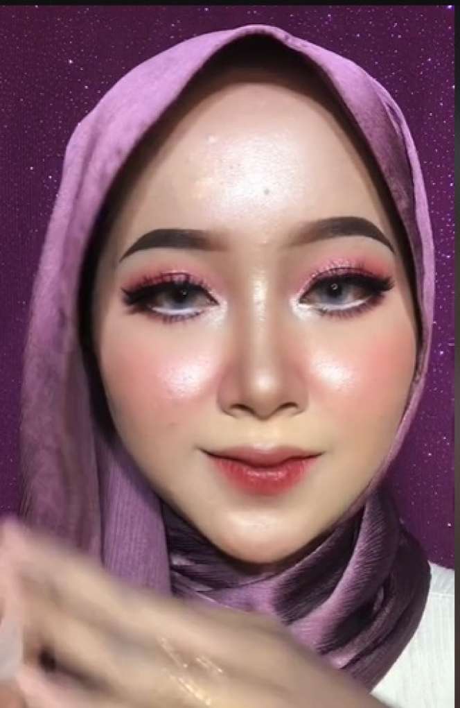 Tak Disangka Transformasi Makeup Wanita Ini Malah Bikin Syok, Netizen: `Kaget Banget Kirain Bidadari`