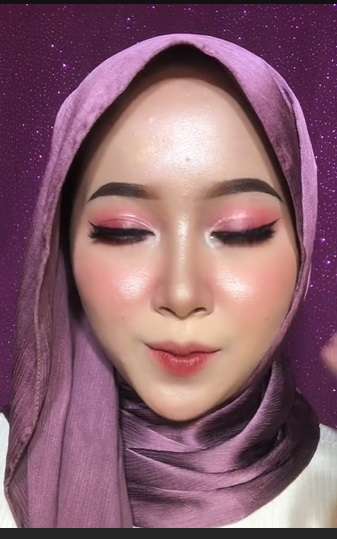 Tak Disangka Transformasi Makeup Wanita Ini Malah Bikin Syok, Netizen: `Kaget Banget Kirain Bidadari`