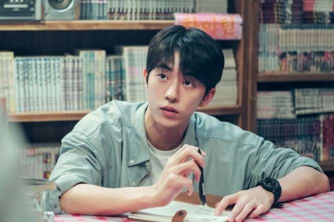 Artis Ganteng ini Dulu Hidup Miskin, Rumahnya Tak Ada WC & Makan Mie Instan Tiap Hari, Kini Aktor Paling Kaya & Terkenal, Siapa Dia?