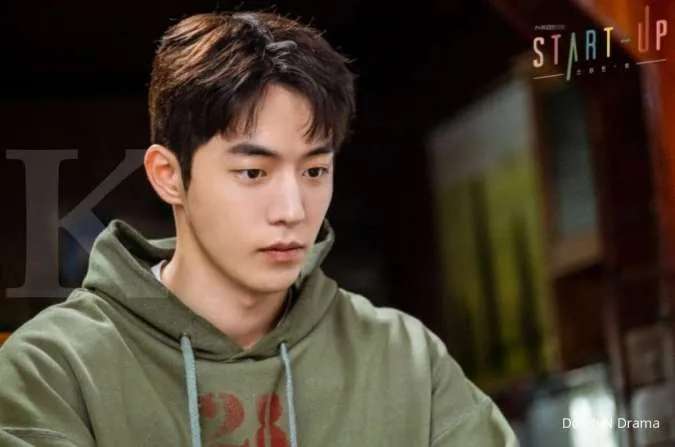 Artis Ganteng ini Dulu Hidup Miskin, Rumahnya Tak Ada WC & Makan Mie Instan Tiap Hari, Kini Aktor Paling Kaya & Terkenal, Siapa Dia?