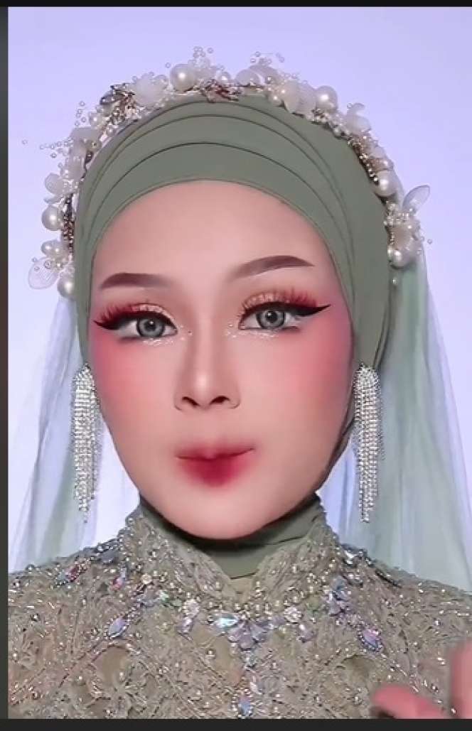Wanita Ini Bagikan Potret Sebelum dan Sesudah Makeup, Hasilnya Bikin Takjub, Netizen: `Kalau Nikah Nggak Butuh MUA`