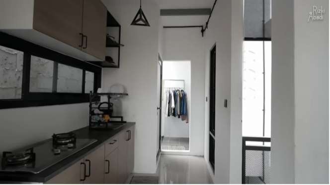 Potret Rumah Mungil Selebar 3,8 Meter, Punya Desain Unik yang Bikin Betah Seharian!