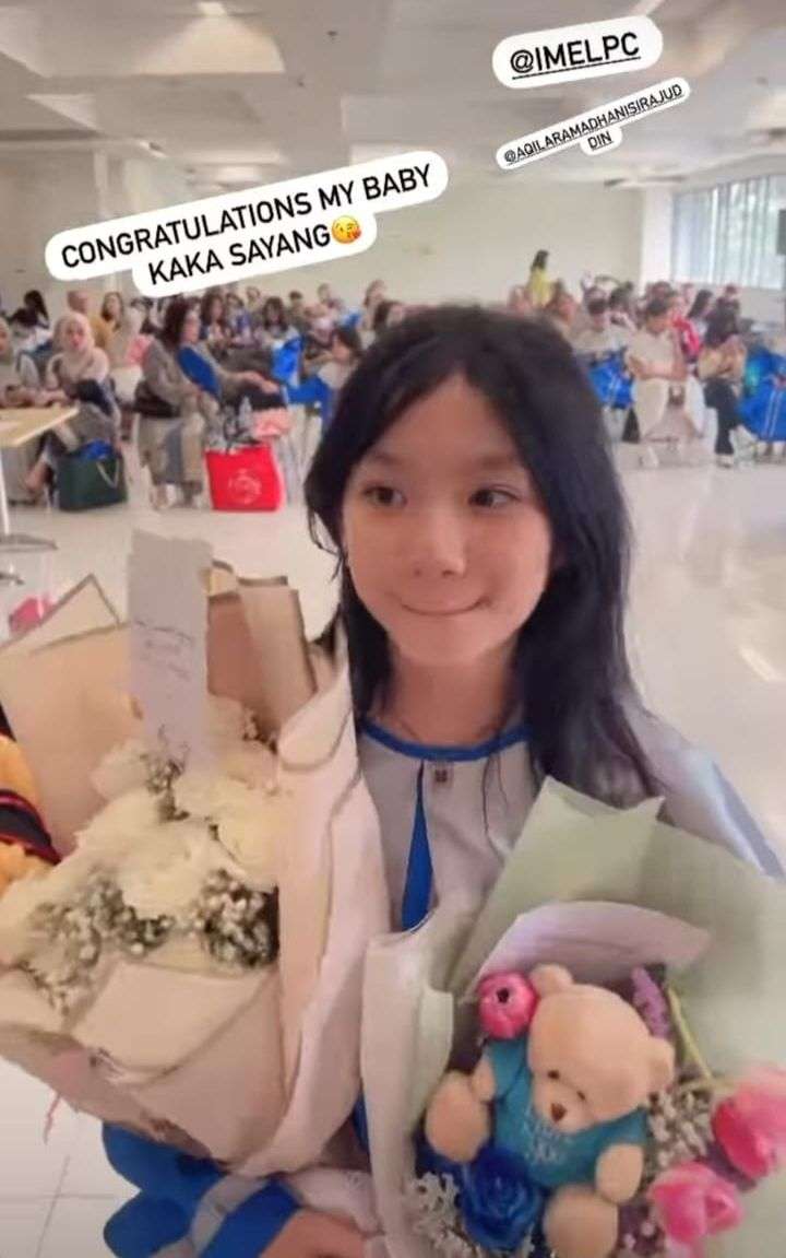 Momen Zaskia Gotik Hadiri Wisuda Putri Sambungnya, Keakraban Bareng Imel Jadi Sorotan