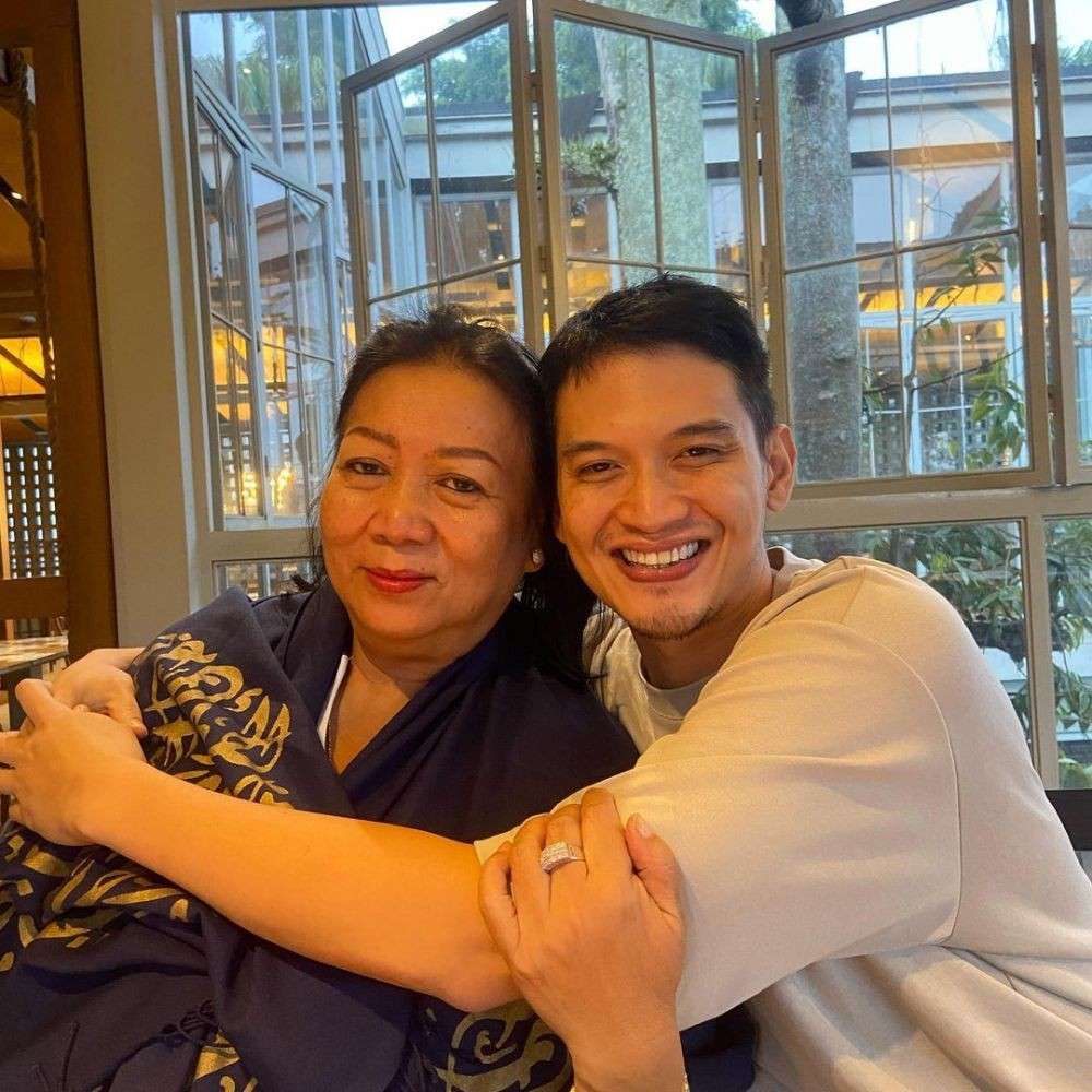 10 Potret Artis & Ibu Mertua Ini Bak Ibu dan Anak Kandung, Jeje Menantu Kesayangan Amy Qanita!