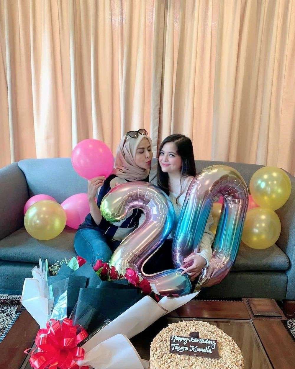 10 Potret Artis & Ibu Mertua Ini Bak Ibu dan Anak Kandung, Jeje Menantu Kesayangan Amy Qanita!
