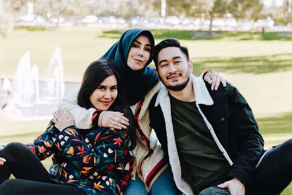 10 Potret Artis & Ibu Mertua Ini Bak Ibu dan Anak Kandung, Jeje Menantu Kesayangan Amy Qanita!
