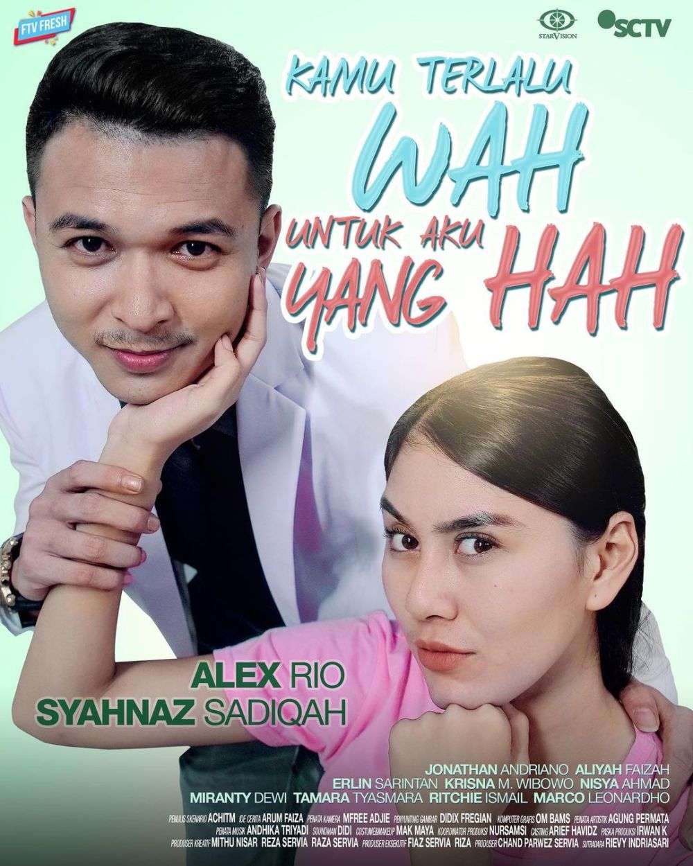 Potret Syahnaz Sadiqah Dikelilingi Aktor Tampan FTV