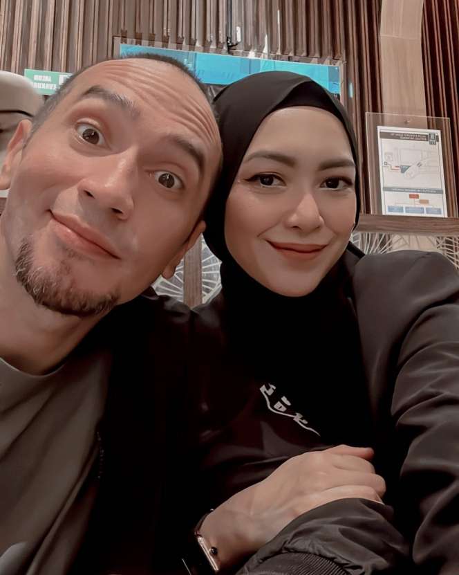 Artis Cantik Ini Tetap Setia Dampingi Suami Meski Terlibat Skandal Selingkuh Hingga Narkoba, Ternyata Ini Alasannya…