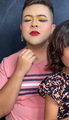 Bocil 5 Tahun Makeover Sang Ayah Jadi Princess, Hasil Riasannya di Luar Dugaan, Netizen: Calon MUA Hebat!