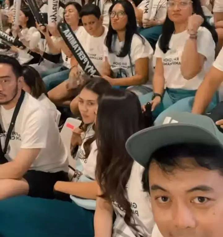 10 Potret Mesra Syahnaz & Jeje Nonton `Lagi-Lagi Tenis` Saat Isu Selingkuh, Netter Soroti Wajah Suami: Malu?