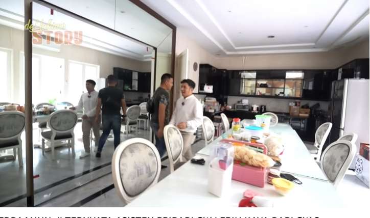 10 Potret Rumah Asisten Irfan Hakim yang Megah Bak Istana, Ternyata Lebih `Sultan` dari Bosnya!