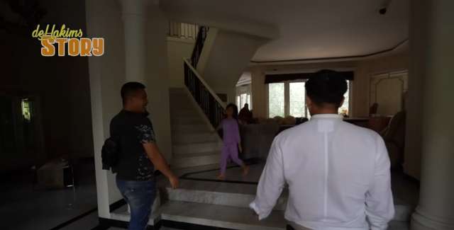 10 Potret Rumah Asisten Irfan Hakim yang Megah Bak Istana, Ternyata Lebih `Sultan` dari Bosnya!