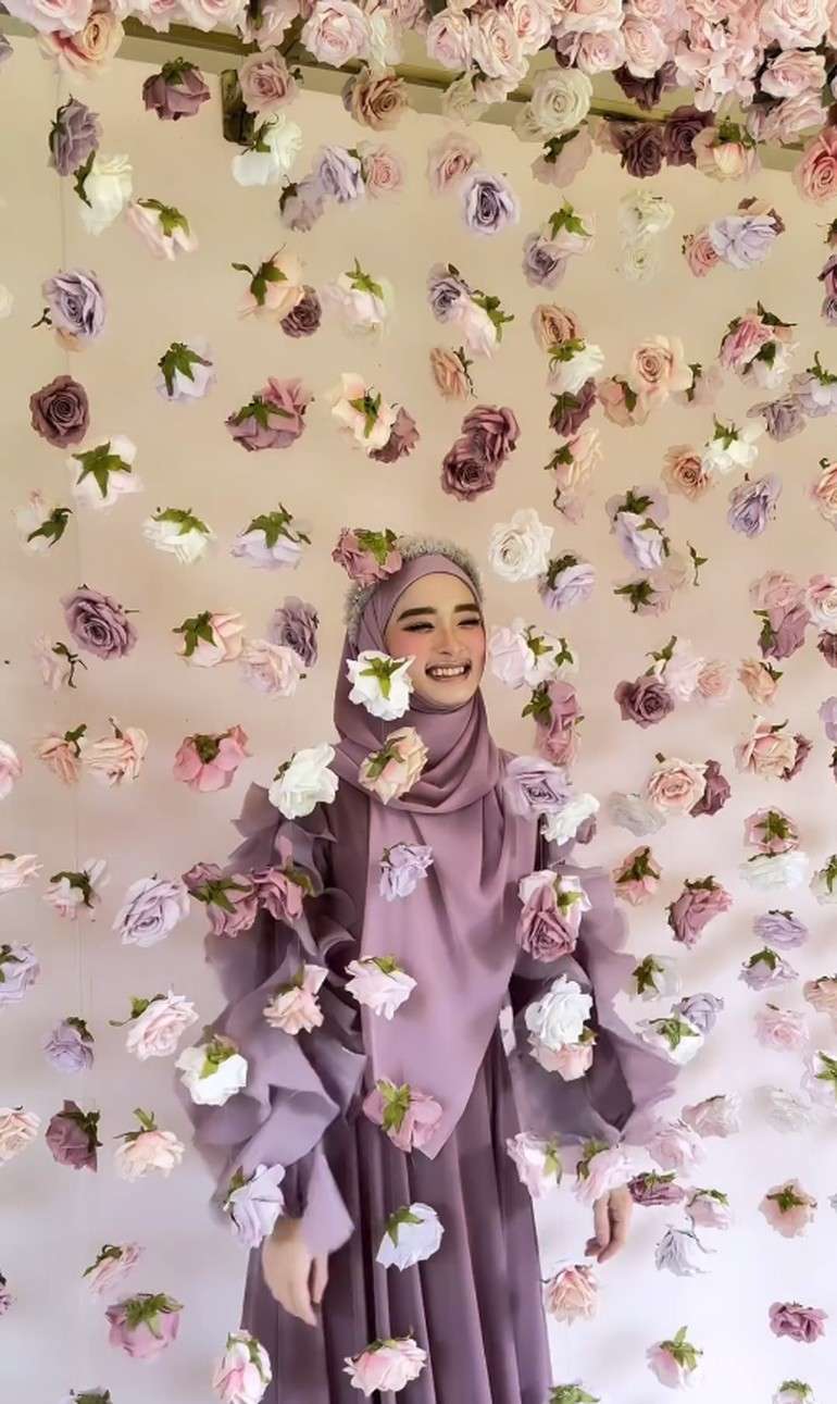 8 Potret Terbaru Inara Rusli Putuskan Jadi Model, Dikira Suntik Putih Gegara Mirip Barbie Hidup!