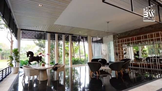 Rumah Artis ini Punya Danau & Lapangan Golf Pribadi, Dijuluki Sultan Malang, Raffi Ahmad Tak Ada Apa-Apanya, Ini Potretnya