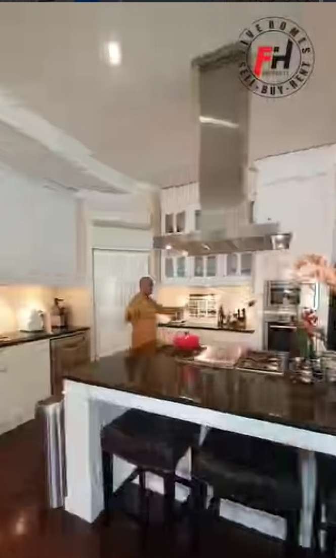 Penampakan Rumah Mewah Seharga Rp120 Miliar, Hunian Sultan Andara Kalah Jauh!