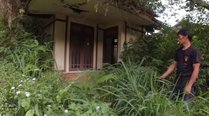 10 Potret Kampung Zombie Terbengkalai di Kawasan Cipanas, Puluhan Rumah Kosong & Tak Terawat, Ngeri Banget!