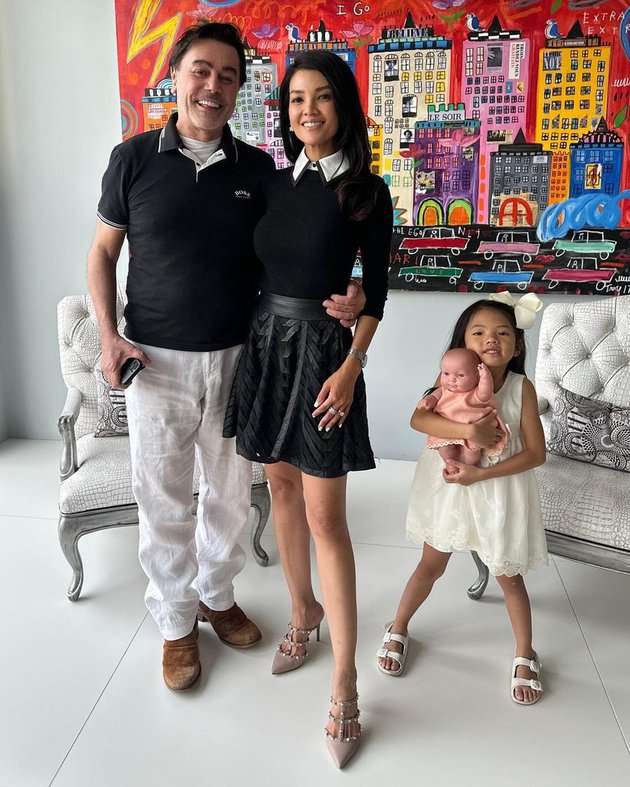 Potret Rumah Mewah Farah Quinn di Amerika Serikat, Penampakan Dapurnya Curi Perhatian!