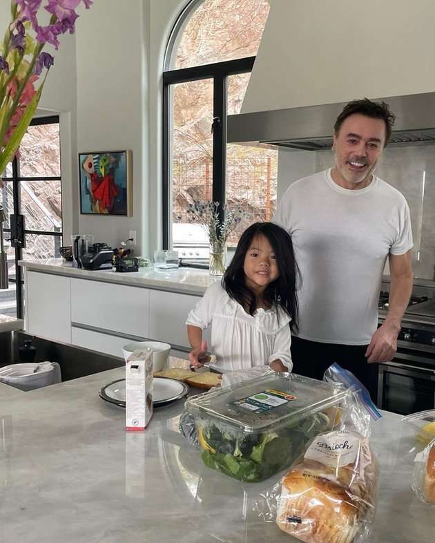 Potret Rumah Mewah Farah Quinn di Amerika Serikat, Penampakan Dapurnya Curi Perhatian!