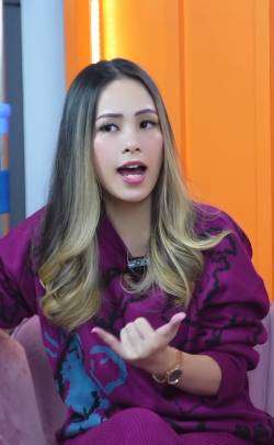 Potret Lady Nayoan dan Inara Rusli: Teman Lama, Punya Nasib Serupa