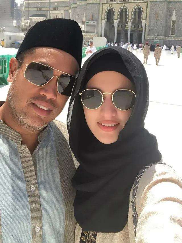 Sederet Artis Ini Ternyata Sudah Naik Haji