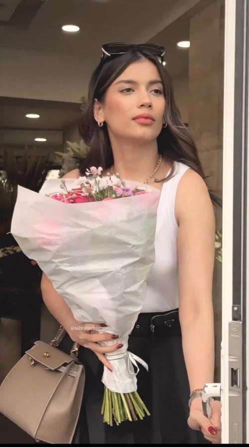Potret Sabrina Chairunnisa Liburan ke Paris, Bergaya ala Serial Emily in Paris