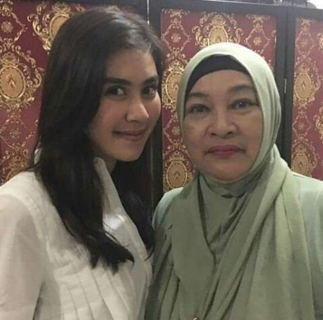 10 Potret Mertua Syahnaz Sadiqah yang Ternyata Tajir Melintir, Akui Takut Tahu Kelakuannya!