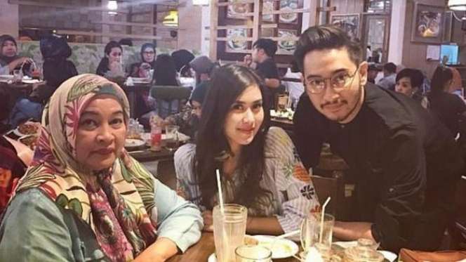 10 Potret Mertua Syahnaz Sadiqah yang Ternyata Tajir Melintir, Akui Takut Tahu Kelakuannya!